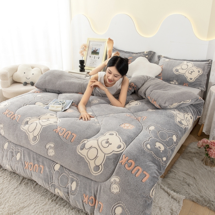 91家纺网 家纺一手货源 找家纺 八方汇（一户被芯生活馆） 2025新款雪花绒羊羔绒加厚冬被子被芯 幸运熊