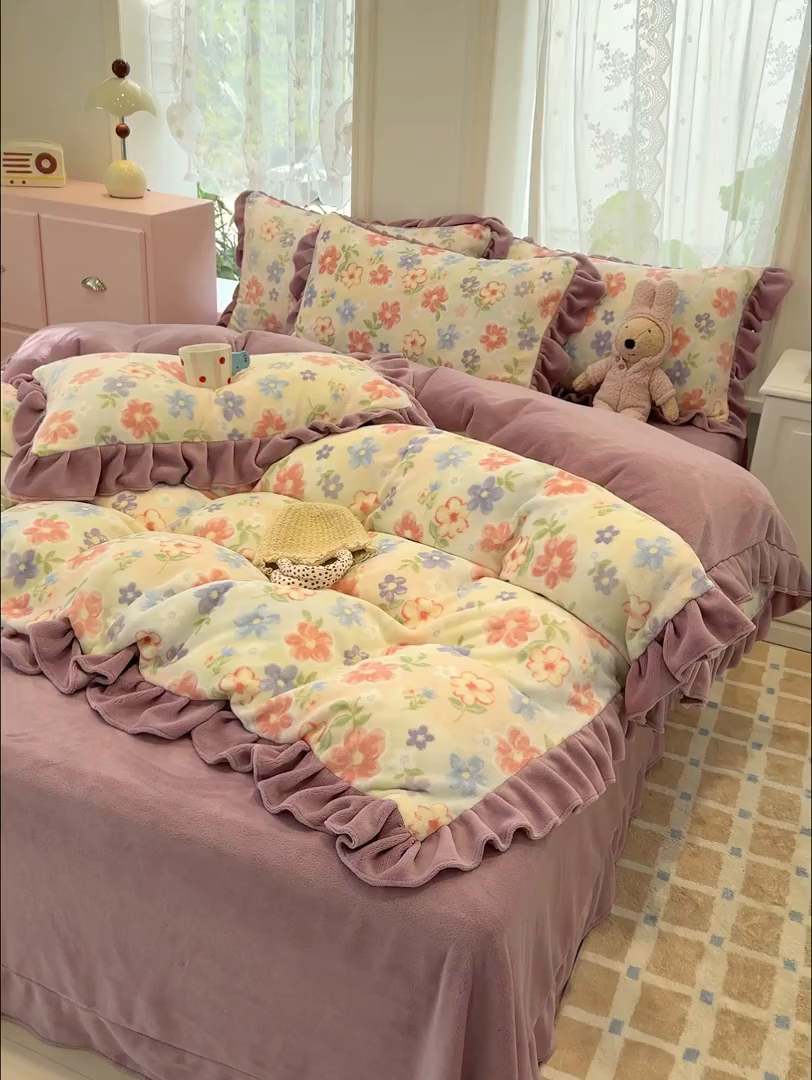 91家纺网 家纺一手货源 找家纺 （总）归属 2025新款韩版花边牛奶绒四件套（提供买家秀）