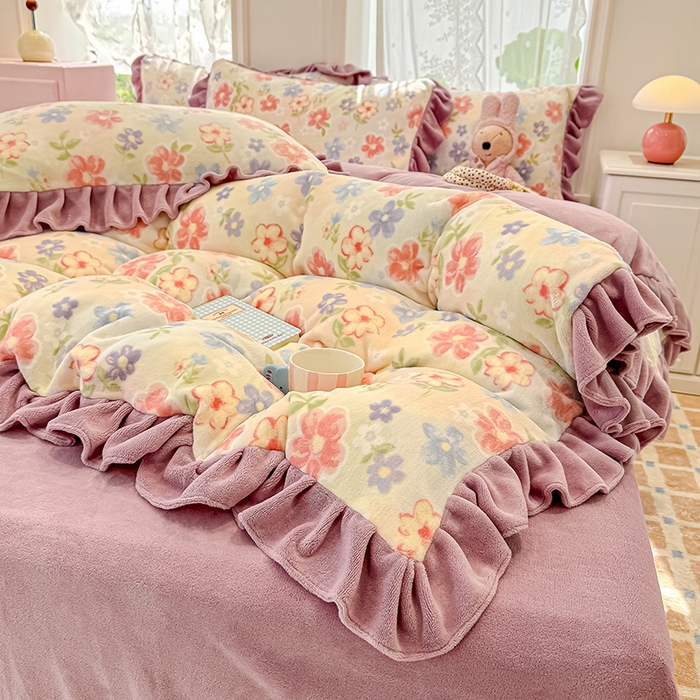 91家纺网 家纺一手货源 找家纺 （总）归属 2025新款韩版花边牛奶绒四件套（提供买家秀）