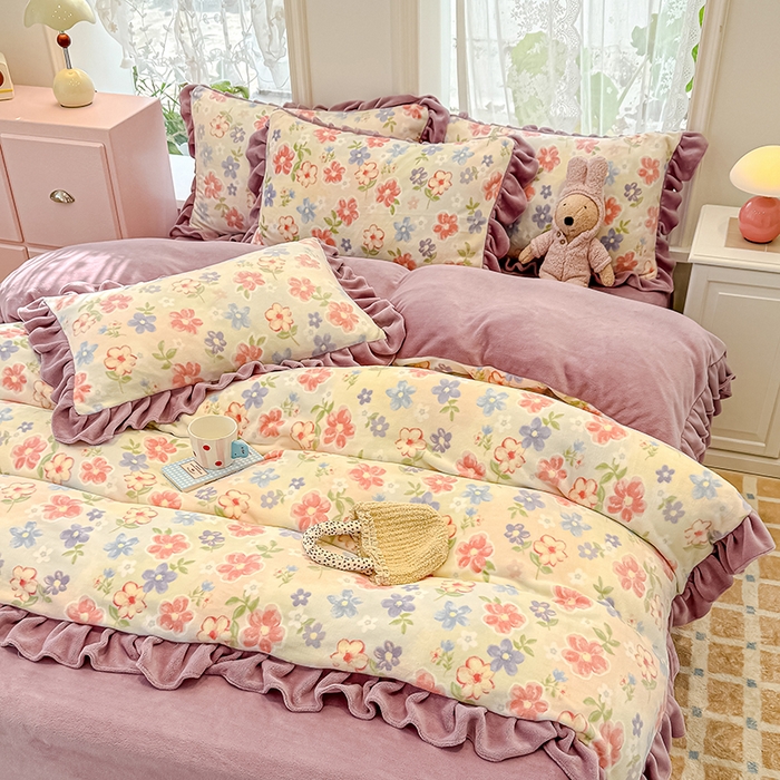 91家纺网 家纺一手货源 找家纺 （总）归属 2025新款韩版花边牛奶绒四件套（提供买家秀）