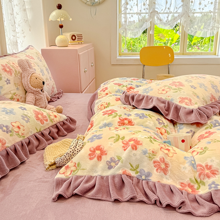 91家纺网 家纺一手货源 找家纺 （总）归属 2025新款韩版花边牛奶绒四件套（提供买家秀）