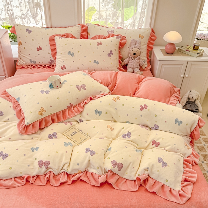 91家纺网 家纺一手货源 找家纺 （总）归属 2025新款韩版花边牛奶绒四件套（提供买家秀）