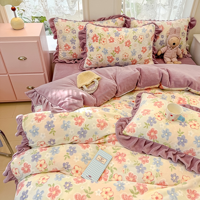 91家纺网 家纺一手货源 找家纺 归属 2025新款韩版花边牛奶绒四件套 缤纷花园