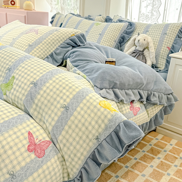 91家纺网 家纺一手货源 找家纺 归属 2025新款韩版花边牛奶绒四件套 格子蝴蝶