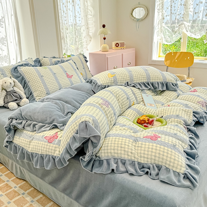 91家纺网 家纺一手货源 找家纺 归属 2025新款韩版花边牛奶绒四件套 格子蝴蝶