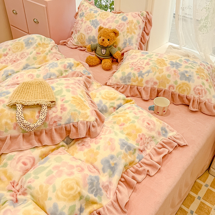 91家纺网 家纺一手货源 找家纺 归属 2025新款韩版花边牛奶绒四件套 花漾意影