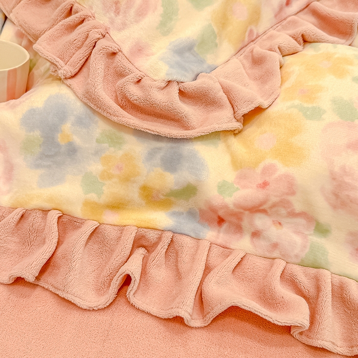 91家纺网 家纺一手货源 找家纺 归属 2025新款韩版花边牛奶绒四件套 花漾意影