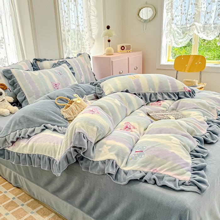 91家纺网 家纺一手货源 找家纺 归属 2025新款韩版花边牛奶绒四件套 渐变蝴蝶