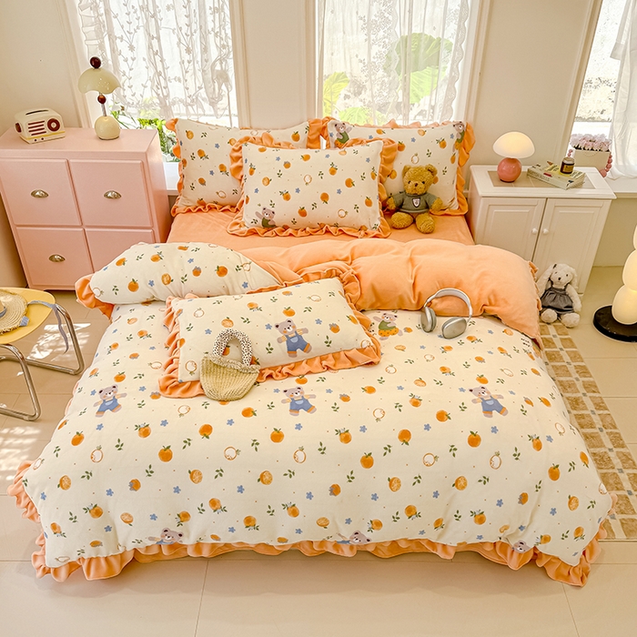 91家纺网 家纺一手货源 找家纺 归属 2025新款韩版花边牛奶绒四件套 橘子小熊