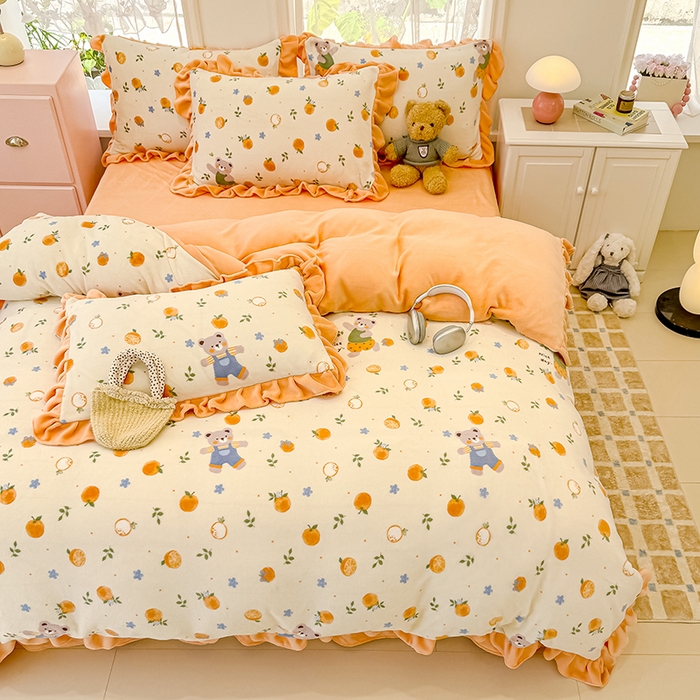 91家纺网 家纺一手货源 找家纺 归属 2025新款韩版花边牛奶绒四件套 橘子小熊