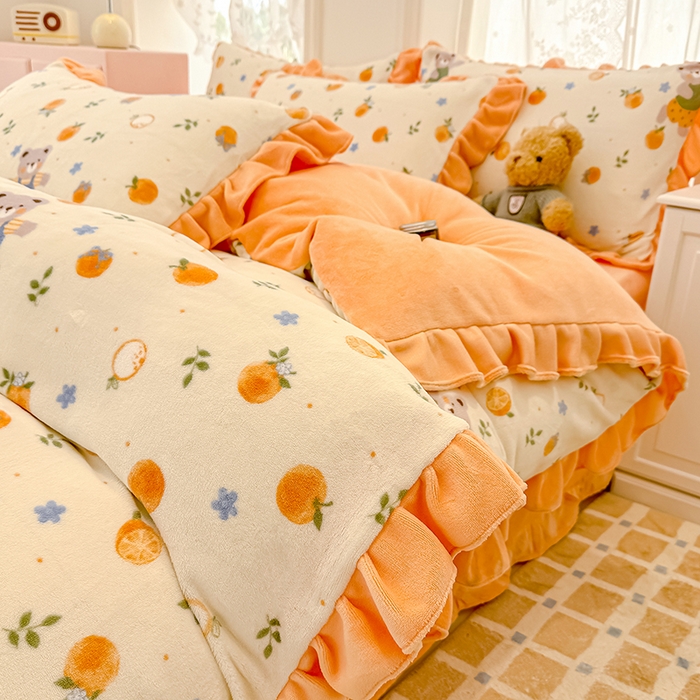 91家纺网 家纺一手货源 找家纺 归属 2025新款韩版花边牛奶绒四件套 橘子小熊