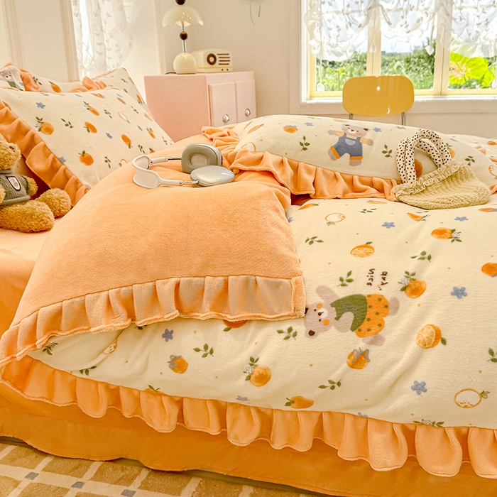 91家纺网 家纺一手货源 找家纺 归属 2025新款韩版花边牛奶绒四件套 橘子小熊