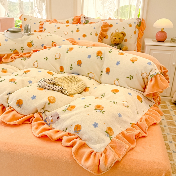 91家纺网 家纺一手货源 找家纺 归属 2025新款韩版花边牛奶绒四件套 橘子小熊
