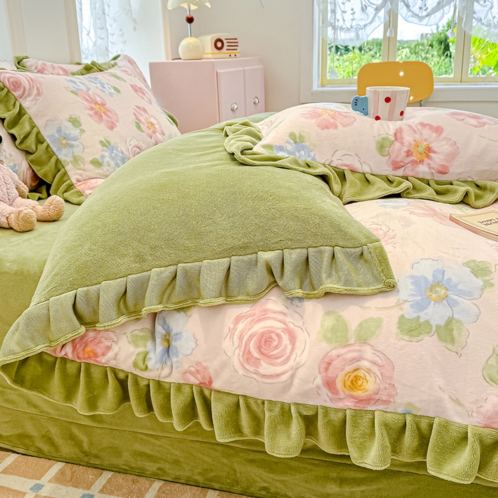 91家纺网 家纺一手货源 找家纺 归属 2025新款韩版花边牛奶绒四件套 蓝海玫瑰