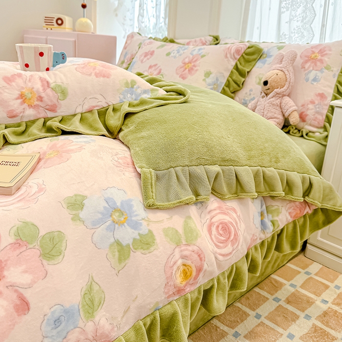 91家纺网 家纺一手货源 找家纺 归属 2025新款韩版花边牛奶绒四件套 蓝海玫瑰