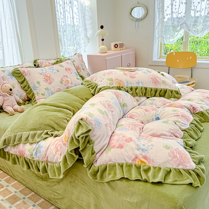 91家纺网 家纺一手货源 找家纺 归属 2025新款韩版花边牛奶绒四件套 蓝海玫瑰