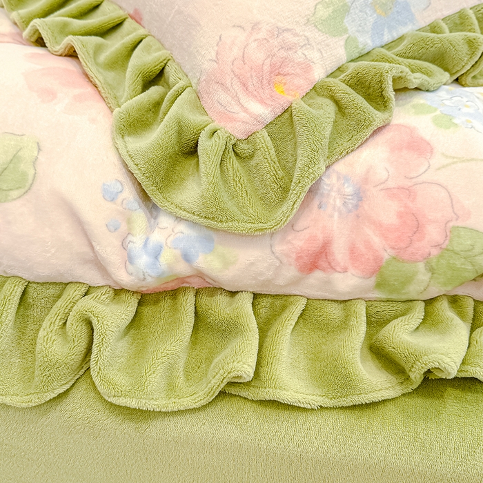 91家纺网 家纺一手货源 找家纺 归属 2025新款韩版花边牛奶绒四件套 蓝海玫瑰