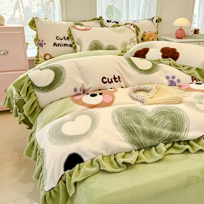 91家纺网 家纺一手货源 找家纺 归属 2025新款韩版花边牛奶绒四件套 洛可可熊