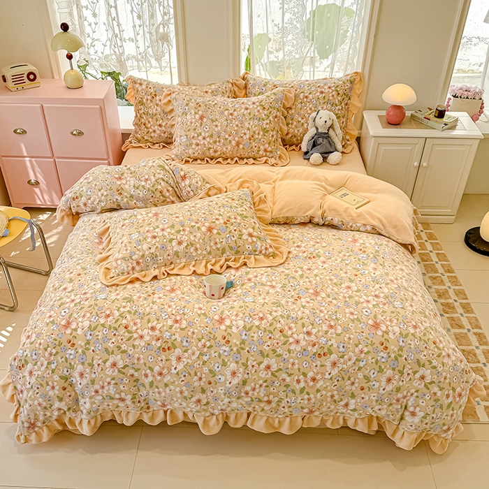 91家纺网 家纺一手货源 找家纺 归属 2025新款韩版花边牛奶绒四件套 梦境花海