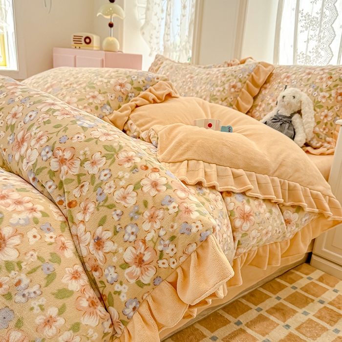 91家纺网 家纺一手货源 找家纺 归属 2025新款韩版花边牛奶绒四件套 梦境花海