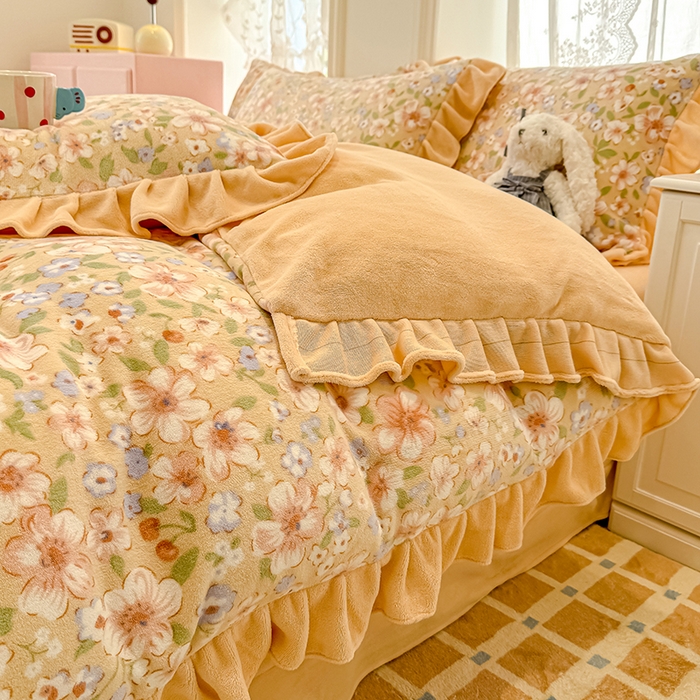 91家纺网 家纺一手货源 找家纺 归属 2025新款韩版花边牛奶绒四件套 梦境花海