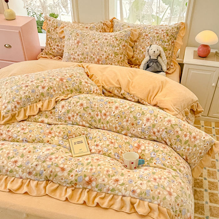 91家纺网 家纺一手货源 找家纺 归属 2025新款韩版花边牛奶绒四件套 梦境花海