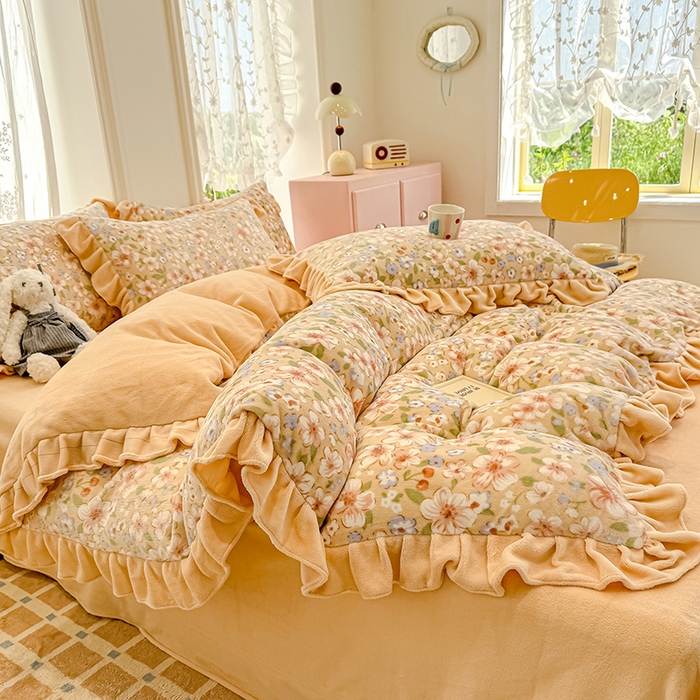 91家纺网 家纺一手货源 找家纺 归属 2025新款韩版花边牛奶绒四件套 梦境花海