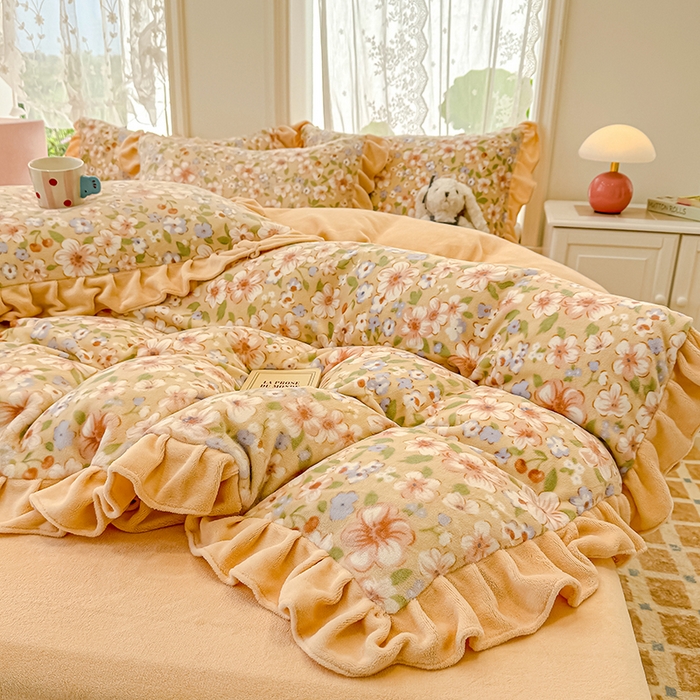 91家纺网 家纺一手货源 找家纺 归属 2025新款韩版花边牛奶绒四件套 梦境花海