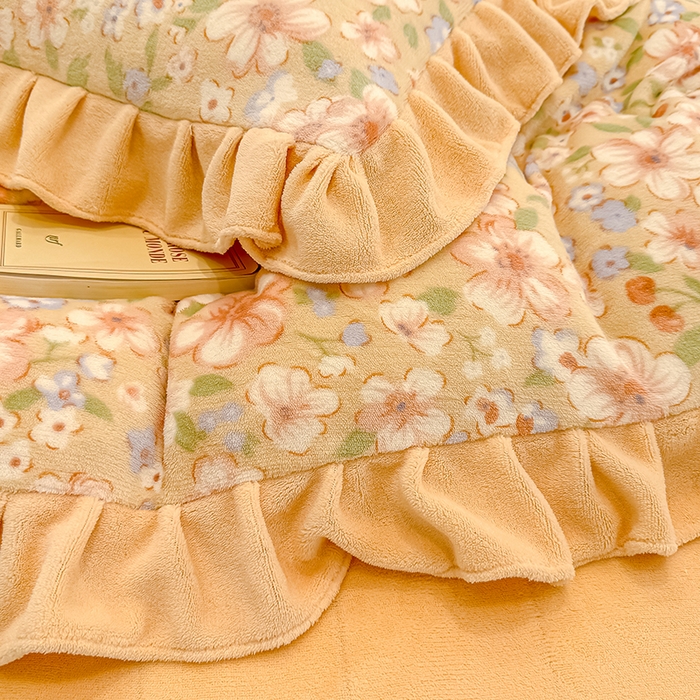 91家纺网 家纺一手货源 找家纺 归属 2025新款韩版花边牛奶绒四件套 梦境花海