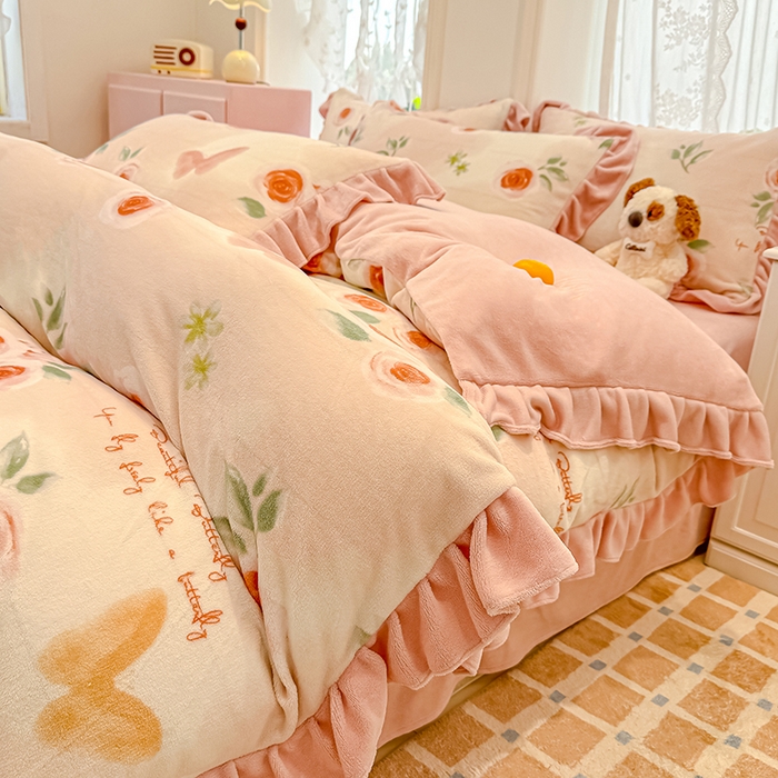 91家纺网 家纺一手货源 找家纺 归属 2025新款韩版花边牛奶绒四件套 暖蝶玫瑰