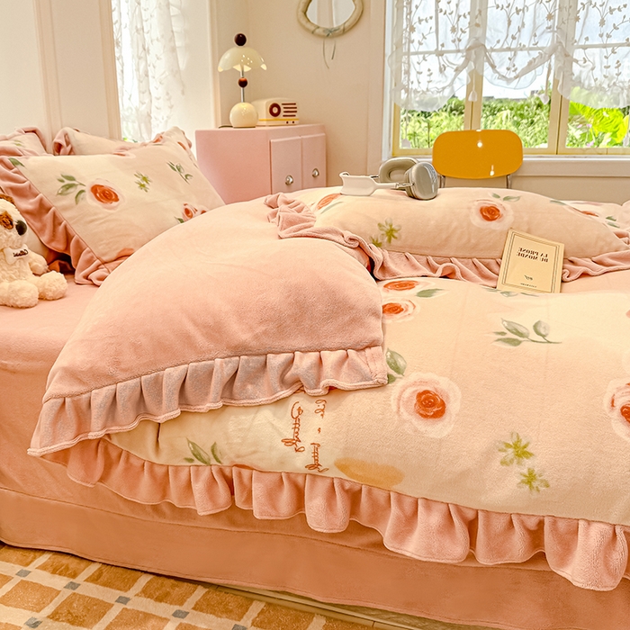 91家纺网 家纺一手货源 找家纺 归属 2025新款韩版花边牛奶绒四件套 暖蝶玫瑰