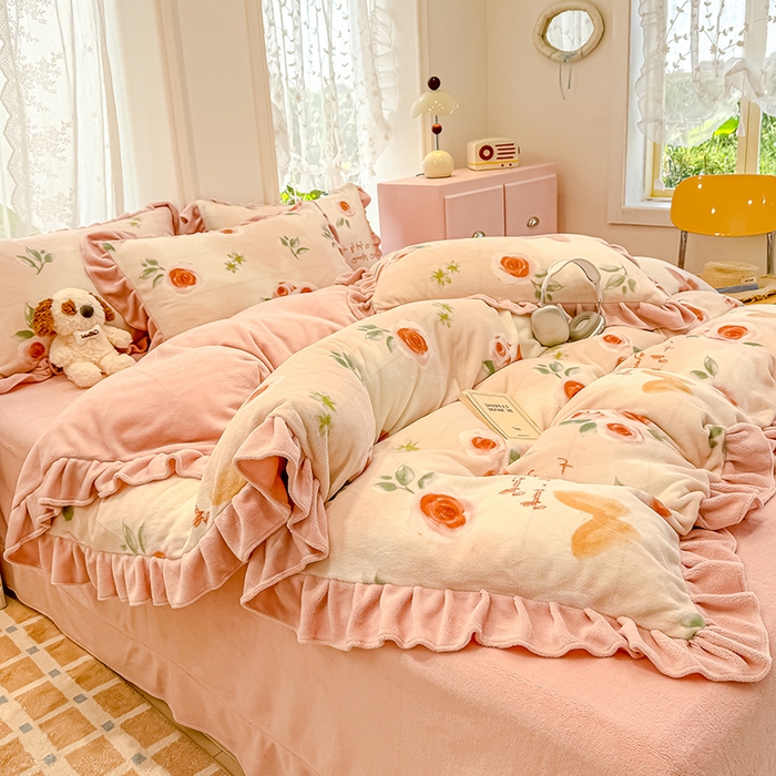 91家纺网 家纺一手货源 找家纺 归属 2025新款韩版花边牛奶绒四件套 暖蝶玫瑰