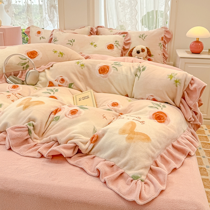 91家纺网 家纺一手货源 找家纺 归属 2025新款韩版花边牛奶绒四件套 暖蝶玫瑰