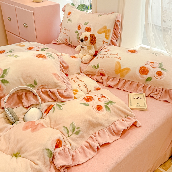 91家纺网 家纺一手货源 找家纺 归属 2025新款韩版花边牛奶绒四件套 暖蝶玫瑰