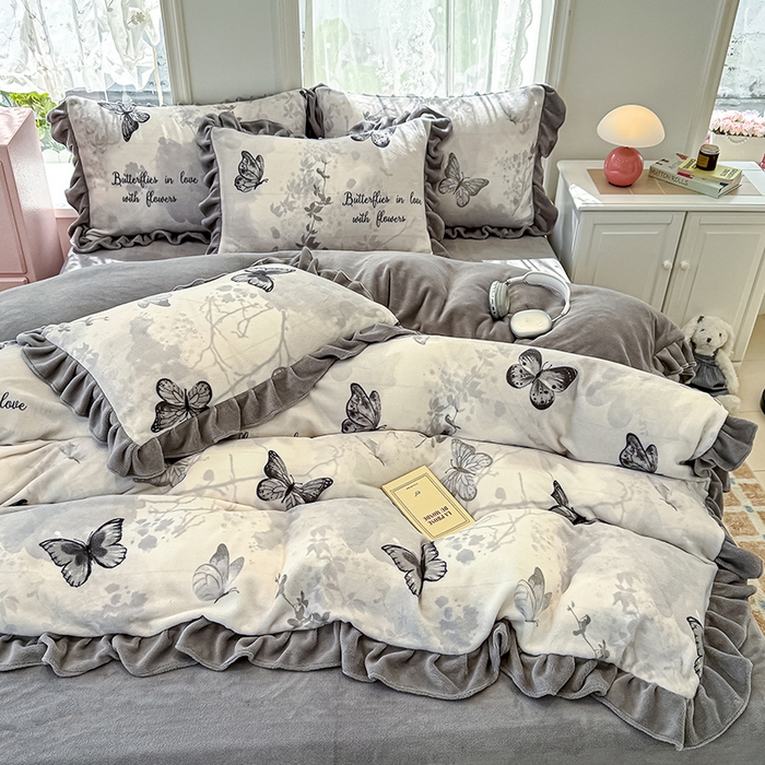 归属 2025新款韩版花边牛奶绒四件套 水墨蝴蝶