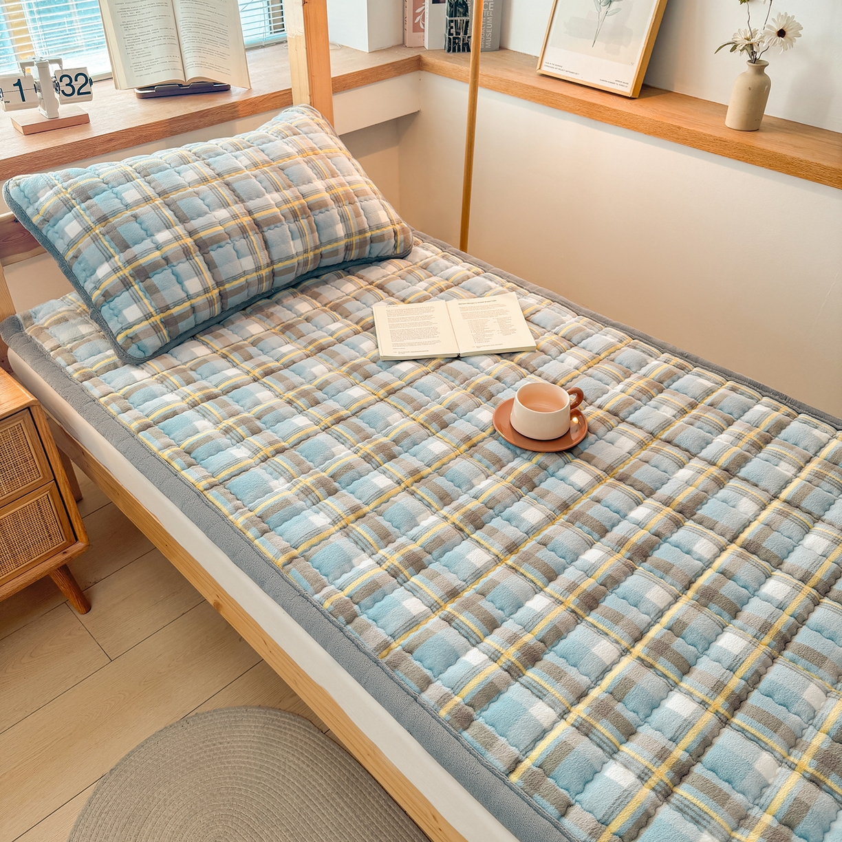 91家纺网 家纺一手货源 找家纺 （总）喜居 【加厚200g夹棉】2025新款无印风良品牛奶绒床垫床褥子