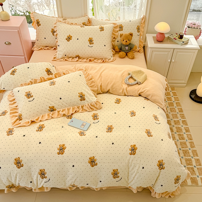 91家纺网 家纺一手货源 找家纺 归属 2025新款韩版花边牛奶绒四件套 星空小熊