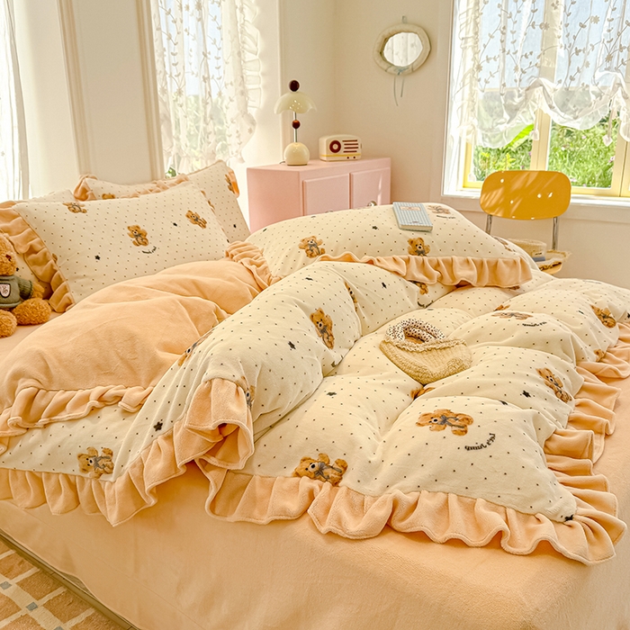 91家纺网 家纺一手货源 找家纺 归属 2025新款韩版花边牛奶绒四件套 星空小熊