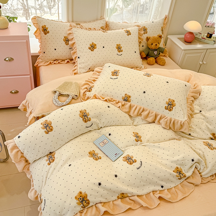 91家纺网 家纺一手货源 找家纺 归属 2025新款韩版花边牛奶绒四件套 星空小熊