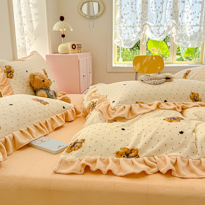 91家纺网 家纺一手货源 找家纺 归属 2025新款韩版花边牛奶绒四件套 星空小熊