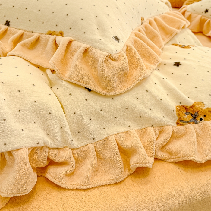 91家纺网 家纺一手货源 找家纺 归属 2025新款韩版花边牛奶绒四件套 星空小熊