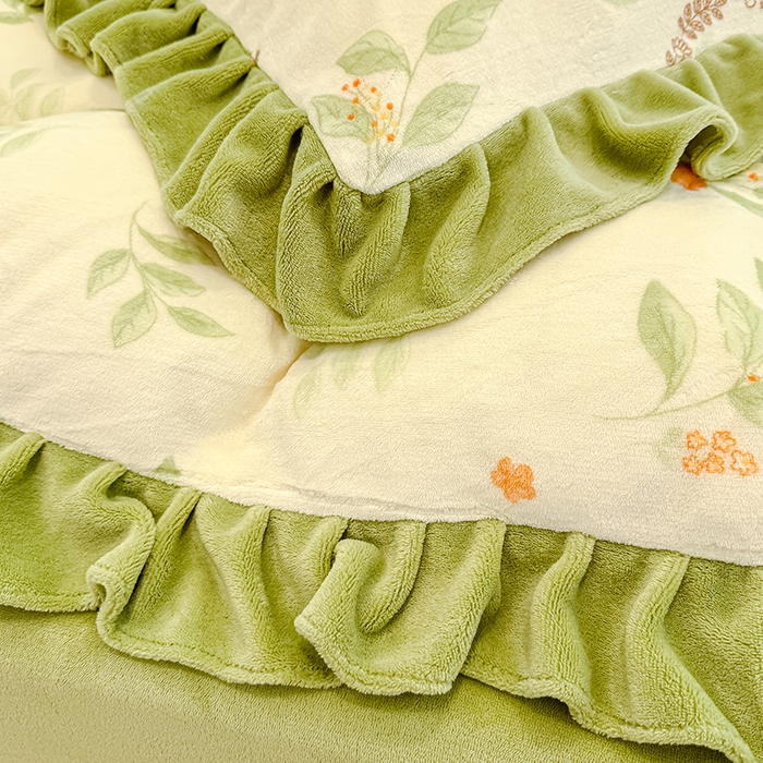 91家纺网 家纺一手货源 找家纺 归属 2025新款韩版花边牛奶绒四件套 叶伴萌兔