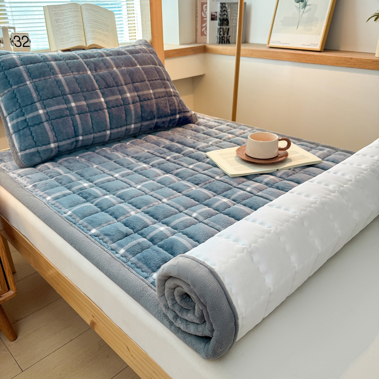 91家纺网 家纺一手货源 找家纺 喜居 【加厚200g夹棉】2025新款无印风良品牛奶绒床垫床褥子 良品-海蓝格