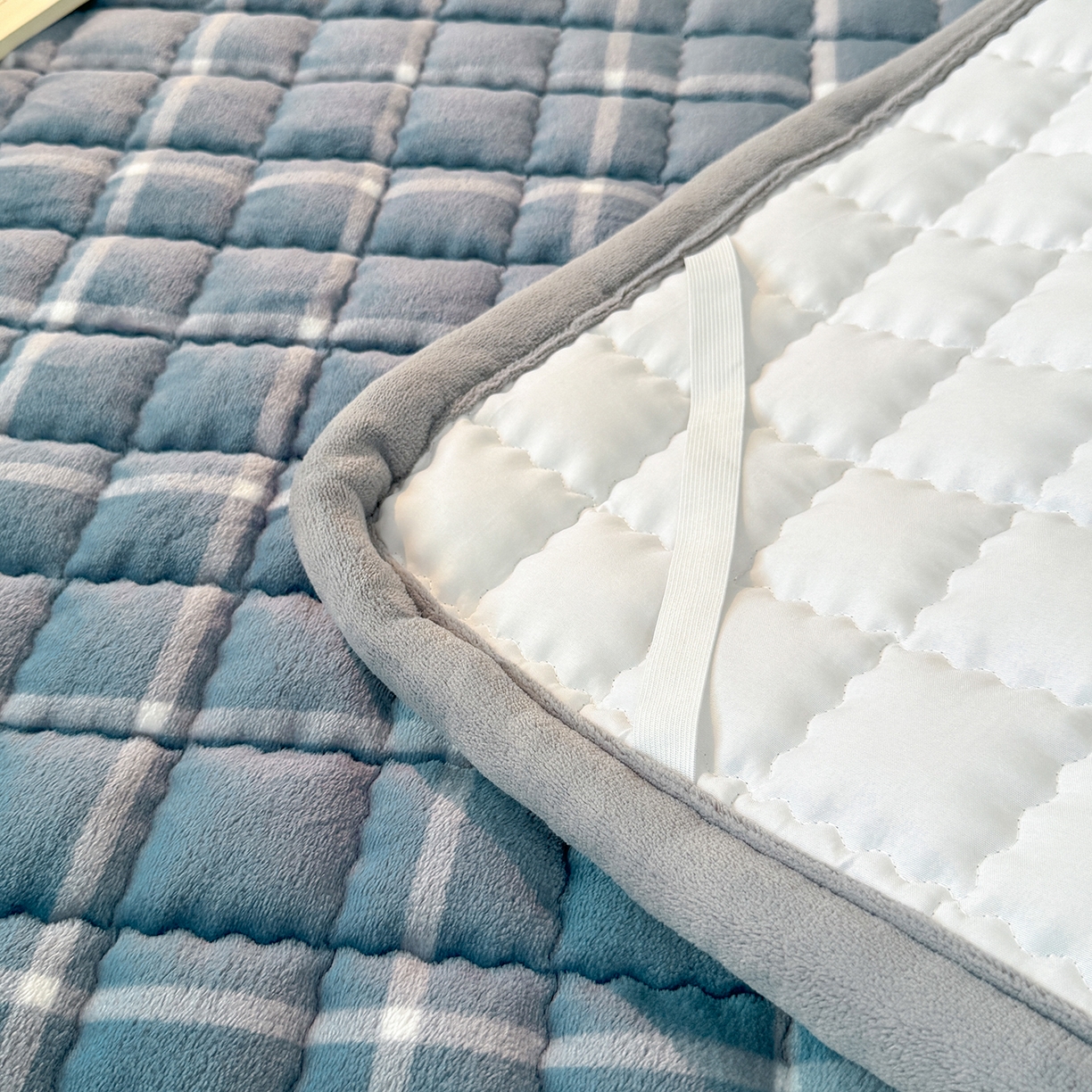 91家纺网 家纺一手货源 找家纺 喜居 【加厚200g夹棉】2025新款无印风良品牛奶绒床垫床褥子 良品-海蓝格