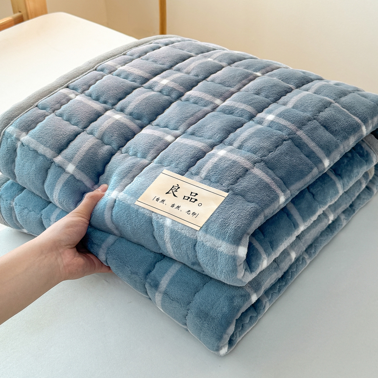 91家纺网 家纺一手货源 找家纺 喜居 【加厚200g夹棉】2025新款无印风良品牛奶绒床垫床褥子 良品-海蓝格