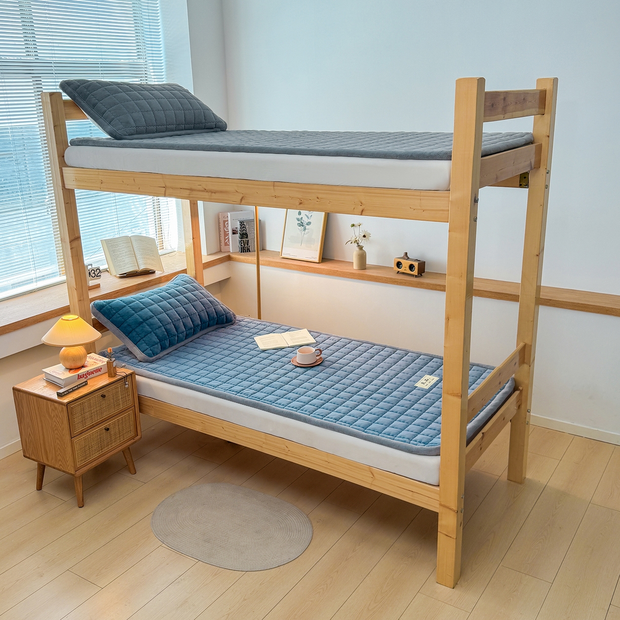 91家纺网 家纺一手货源 找家纺 喜居 【加厚200g夹棉】2025新款无印风良品牛奶绒床垫床褥子 良品-海茵蓝