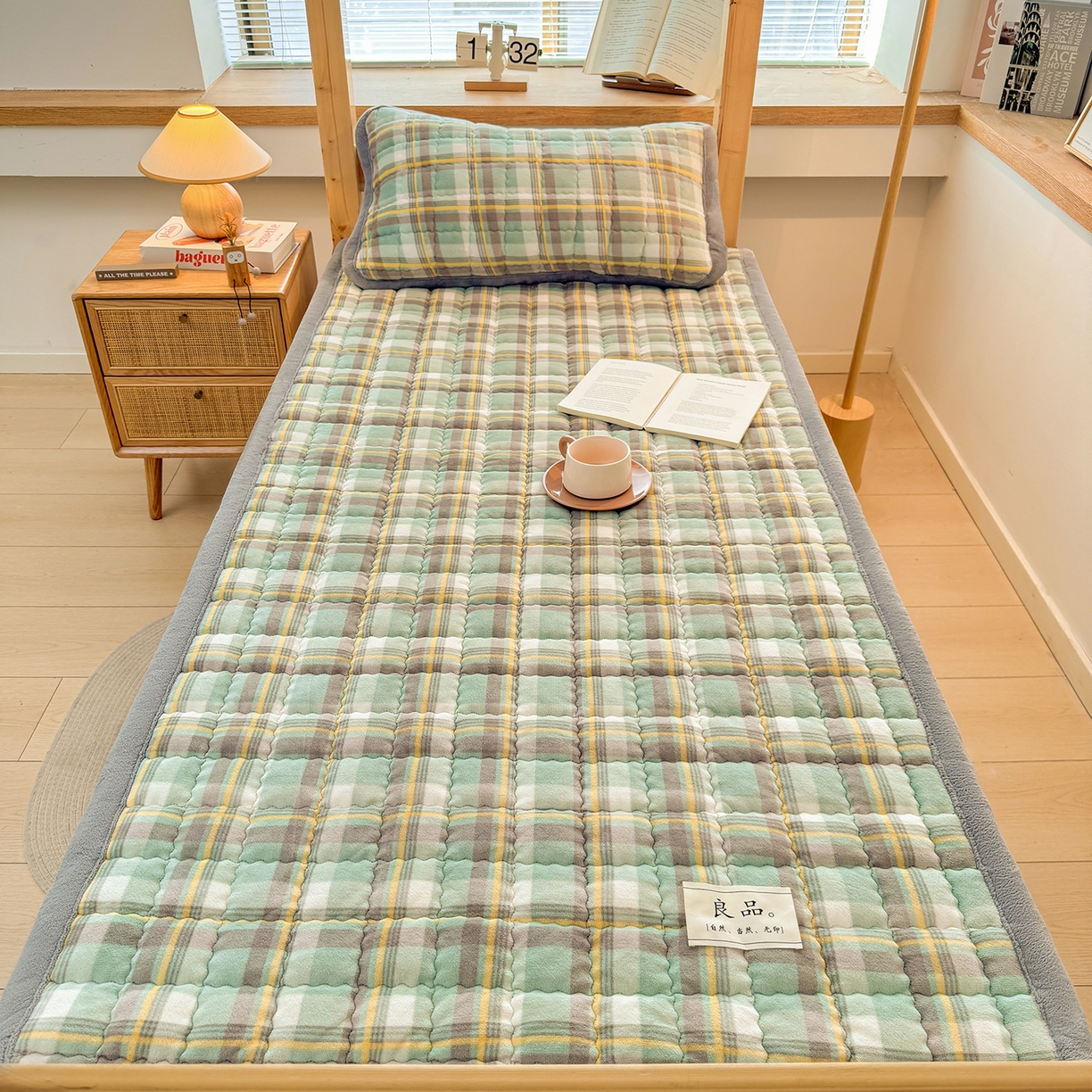 91家纺网 家纺一手货源 找家纺 喜居 【加厚200g夹棉】2025新款无印风良品牛奶绒床垫床褥子 良品-简兮绿