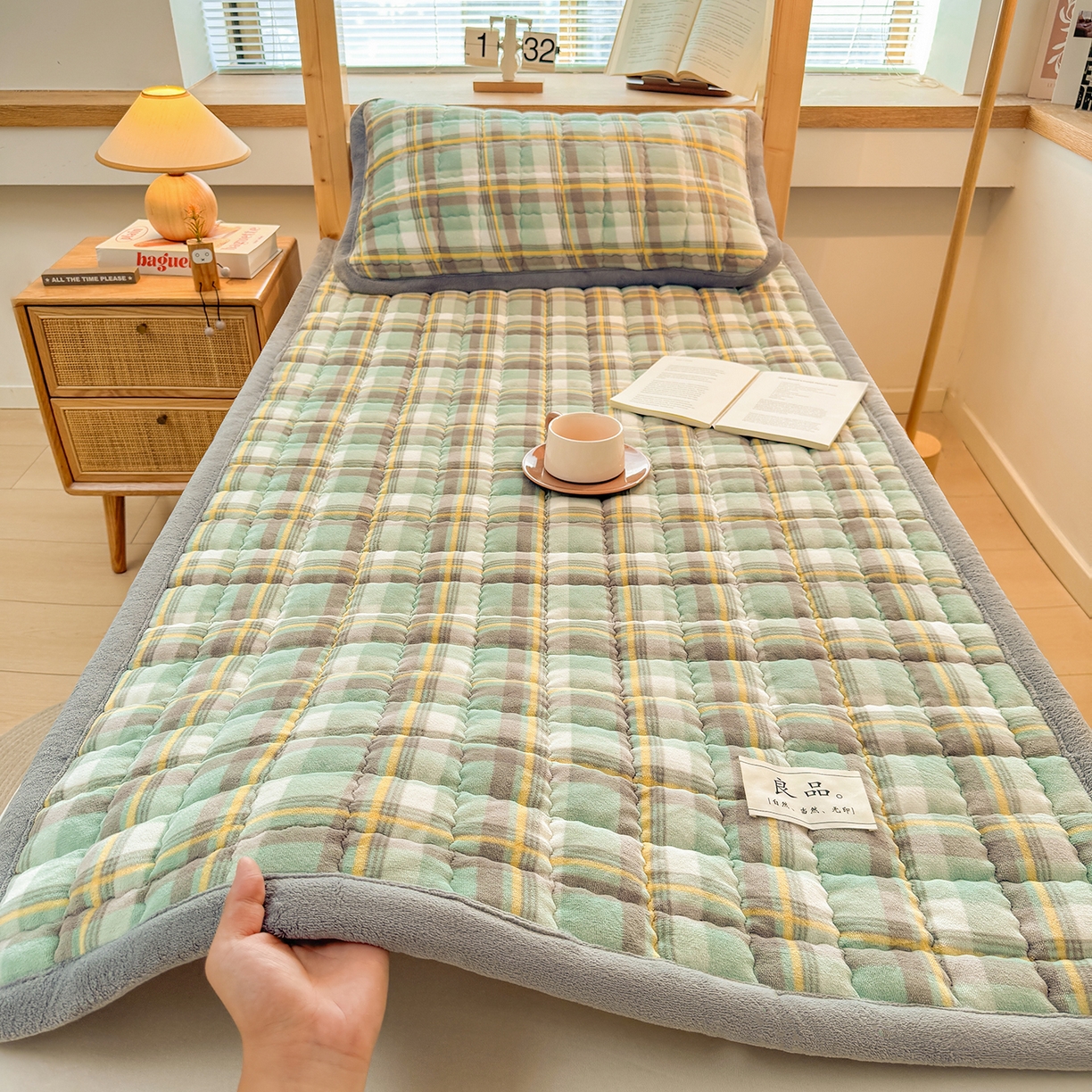 91家纺网 家纺一手货源 找家纺 喜居 【加厚200g夹棉】2025新款无印风良品牛奶绒床垫床褥子 良品-简兮绿
