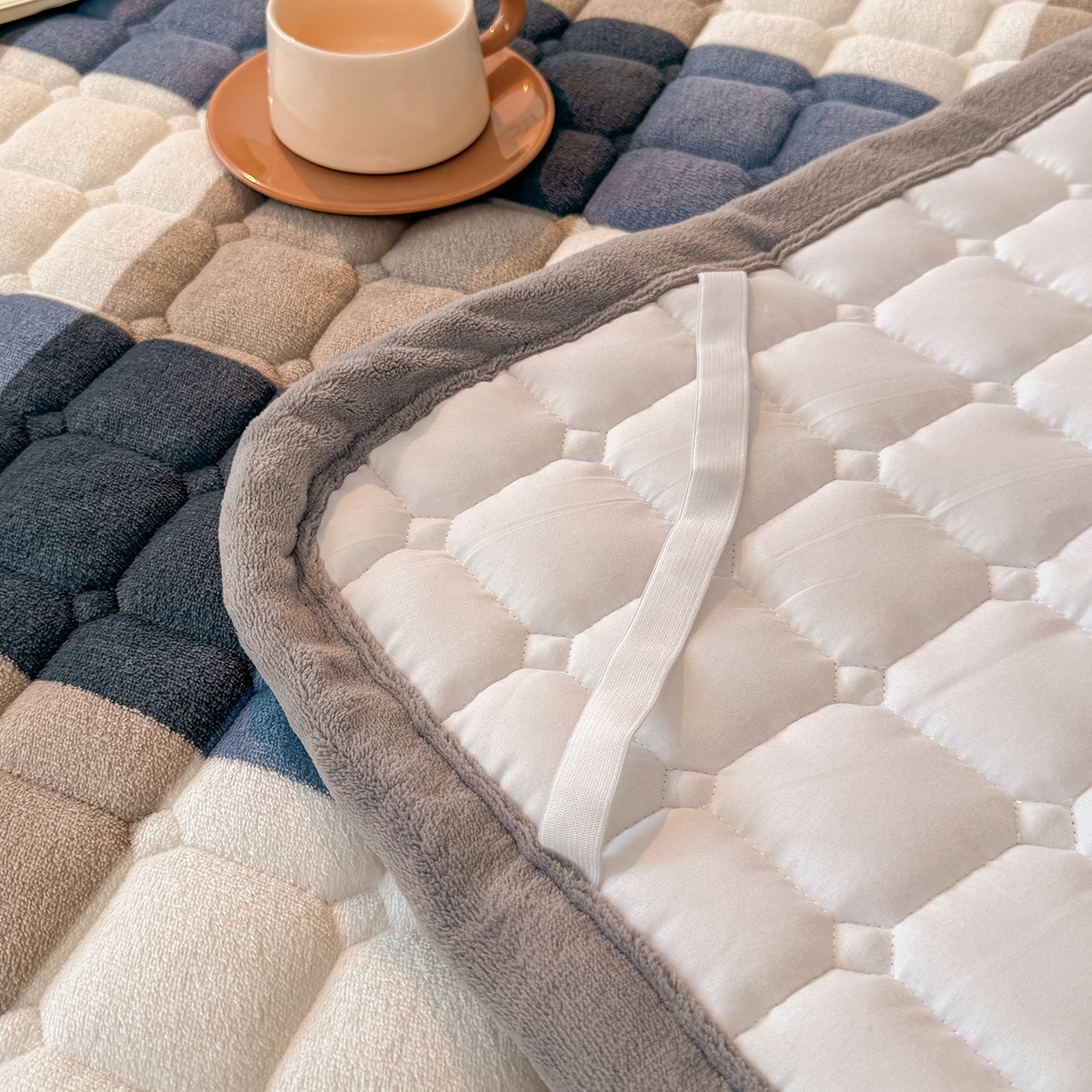 91家纺网 家纺一手货源 找家纺 喜居 【加厚200g夹棉】2025新款无印风良品牛奶绒床垫床褥子 良品-蓝咖格