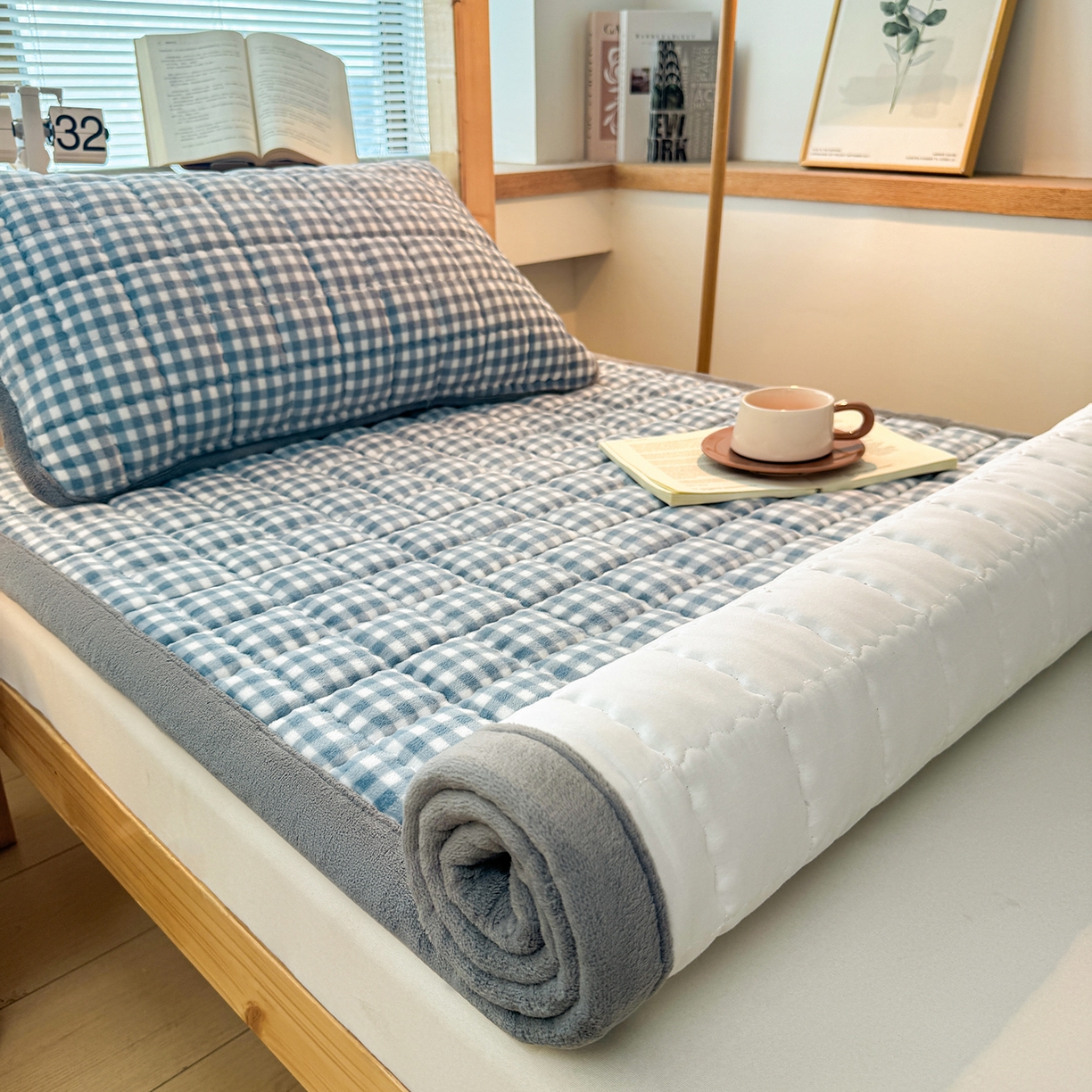 91家纺网 家纺一手货源 找家纺 喜居 【加厚200g夹棉】2025新款无印风良品牛奶绒床垫床褥子 良品-蓝小格